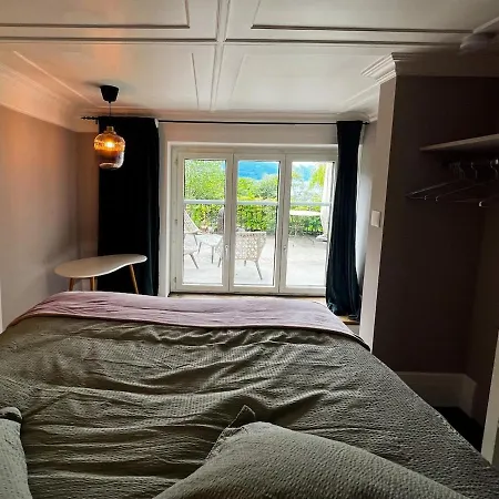 Cozy With Stunning Lakeview شقة